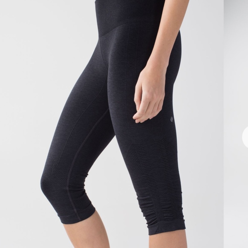 Lululemon in the flow crop ll